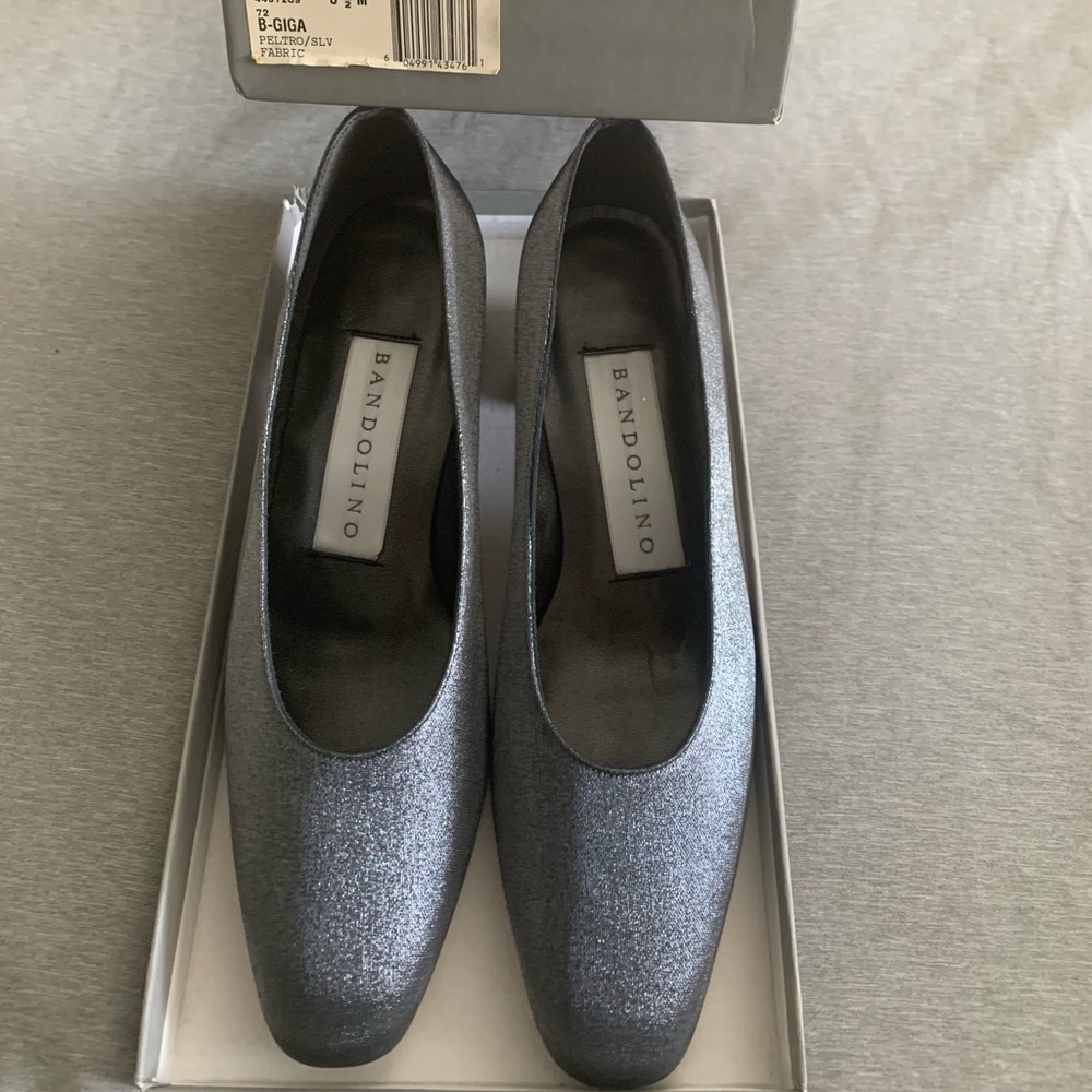 Bandolino Peltro Silver Fabric size 8 1/2 M